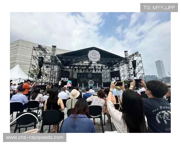 FISE极限运动世界巡回赛上海站全面升级新增攀岩项目与夜间赛事精彩登场 FISE极限运动世界巡回赛上海站全面升级新增攀岩项目与夜间赛事精彩登场